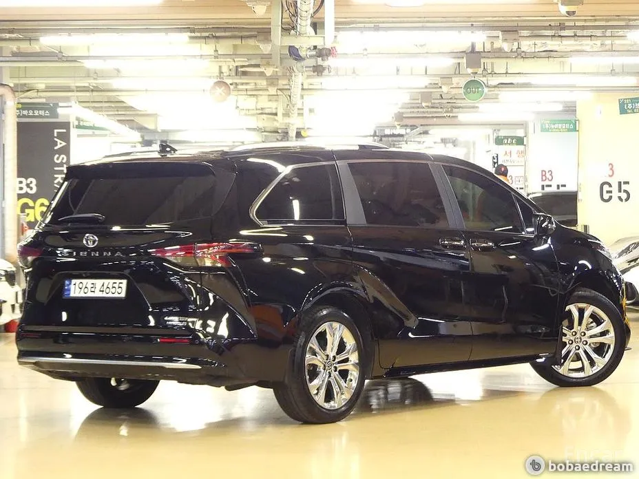 Фото 2 - Toyota Sienna