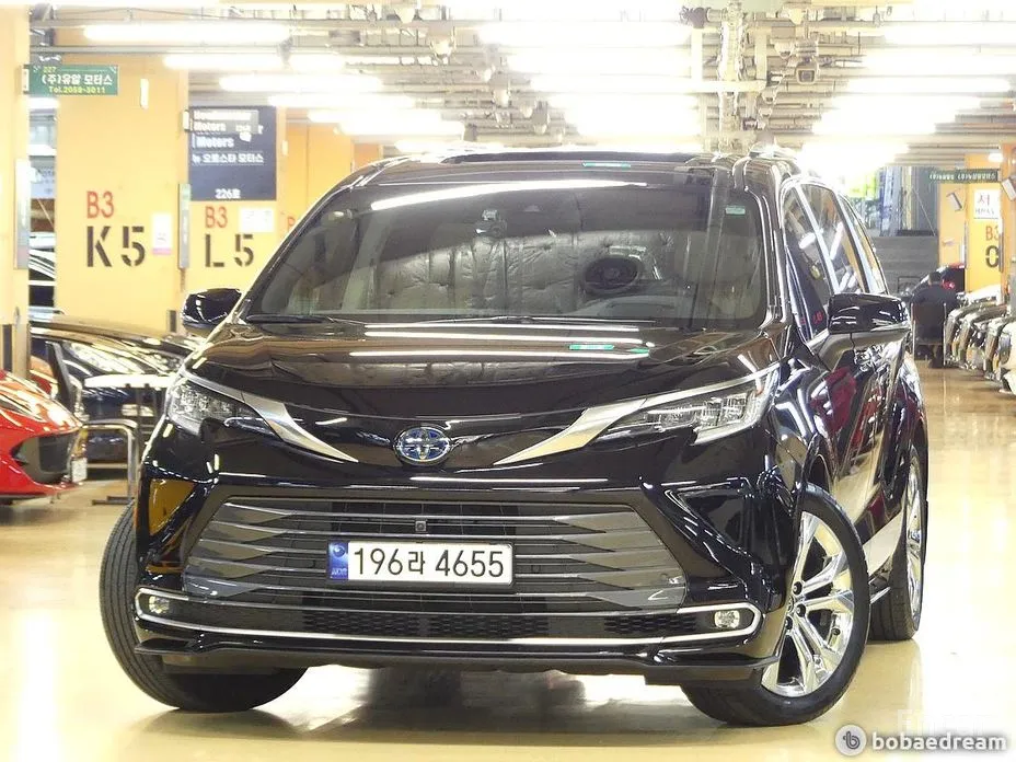 Фото 3 - Toyota Sienna