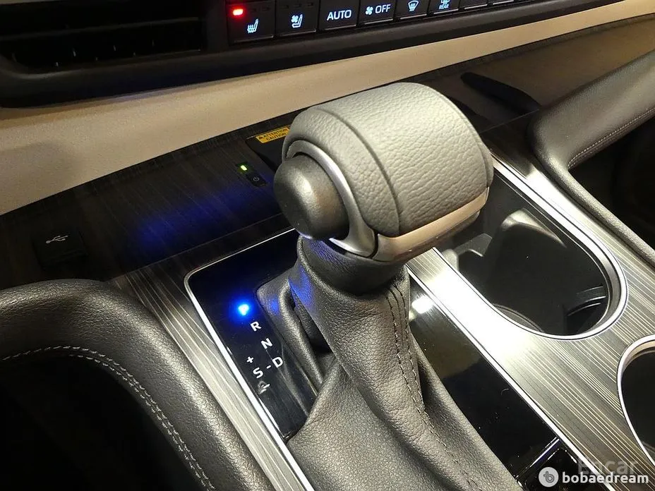 Фото 9 - Toyota Sienna