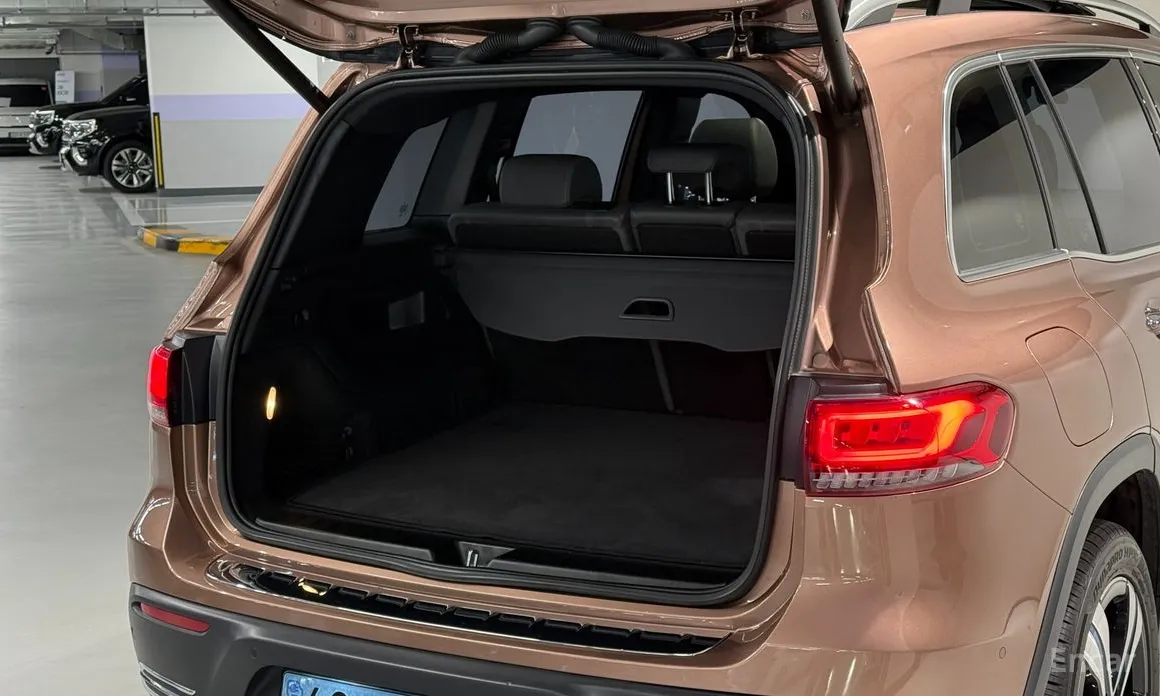 Фото 10 - Mercedes-Benz EQB