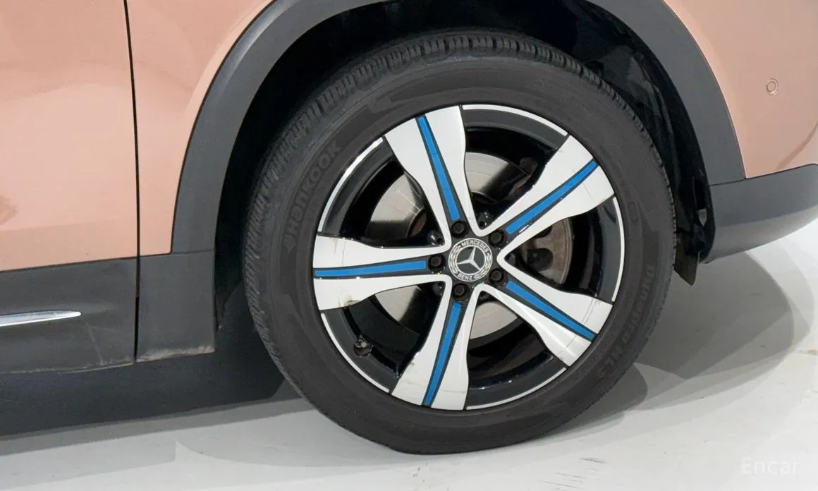 Фото 5 - Mercedes-Benz EQB