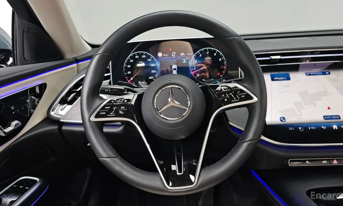 Фото 13 - Mercedes-Benz E-Class