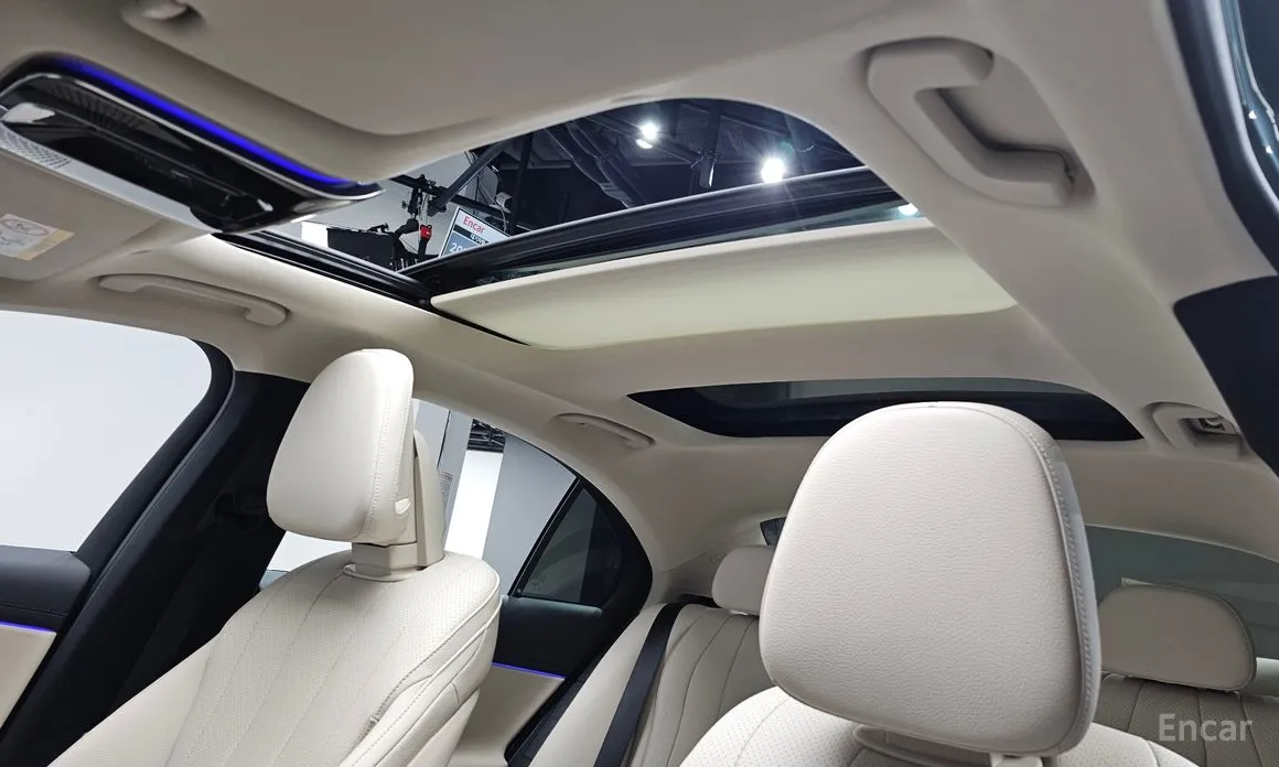 Фото 18 - Mercedes-Benz E-Class