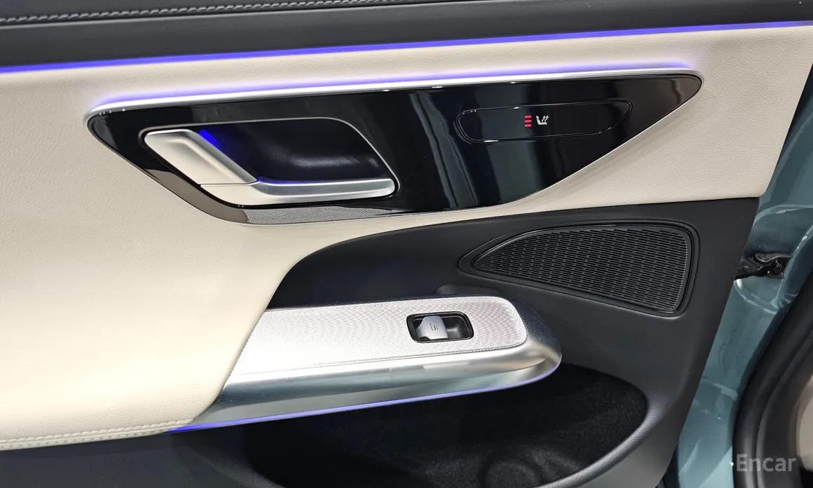 Фото 19 - Mercedes-Benz E-Class