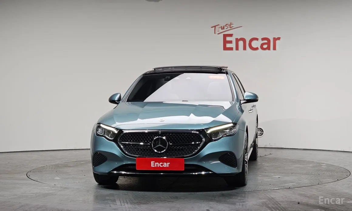 Фото 3 - Mercedes-Benz E-Class