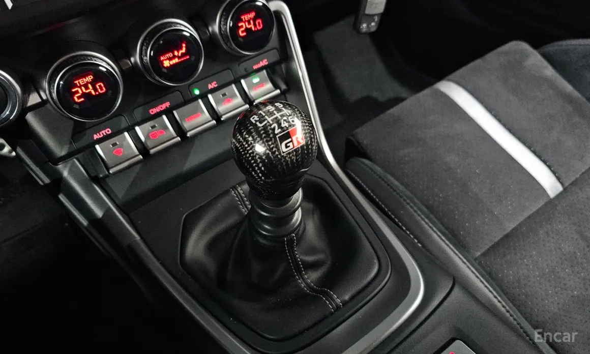 Фото 9 - Toyota 86