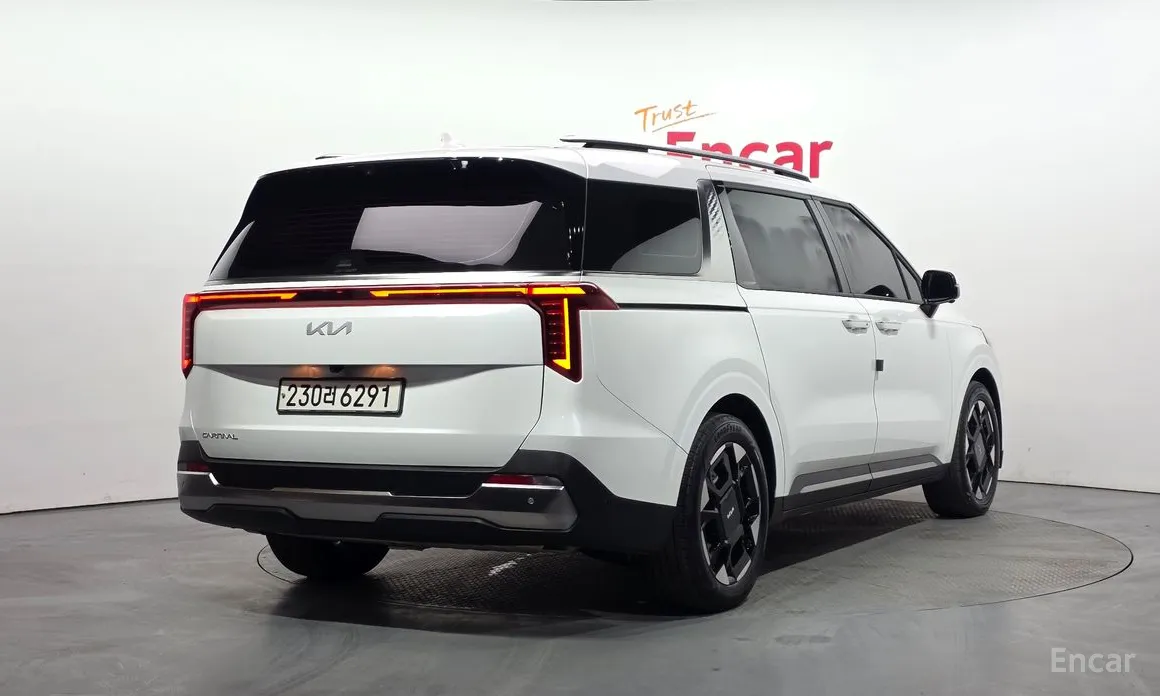 Фото 2 - Kia Carnival