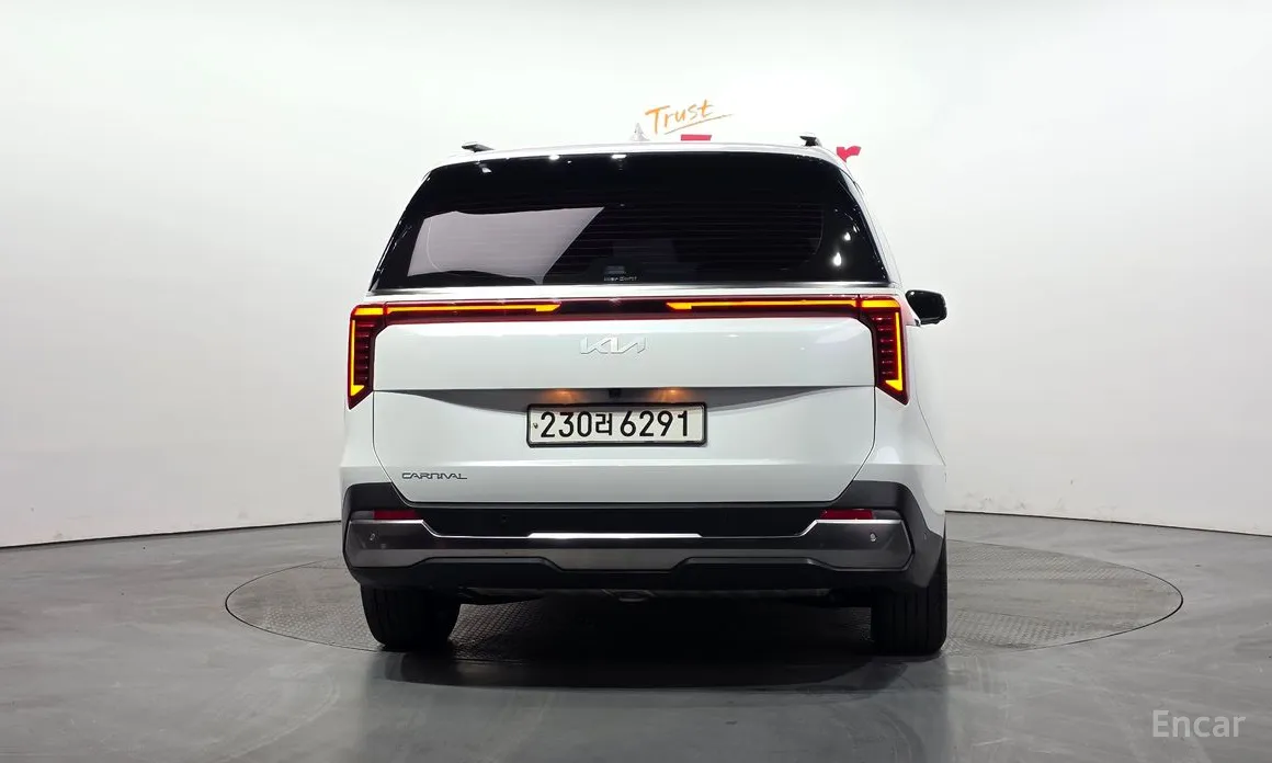 Фото 4 - Kia Carnival