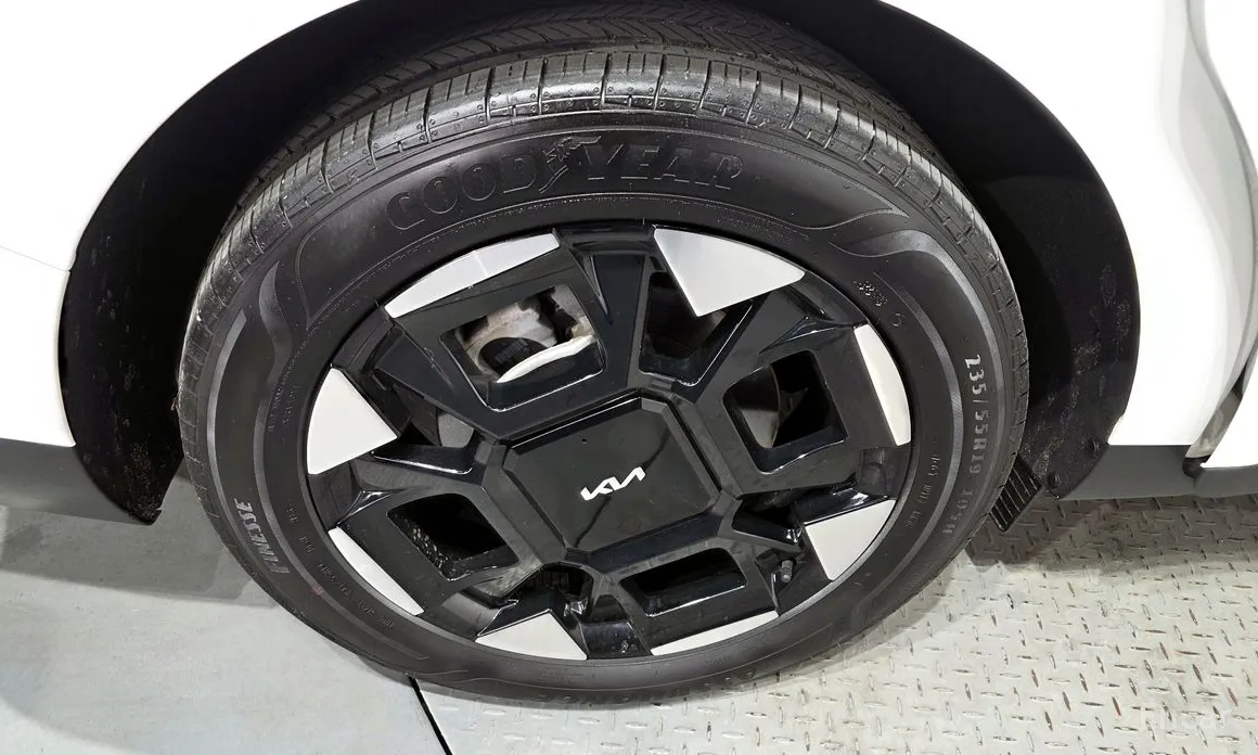 Фото 5 - Kia Carnival