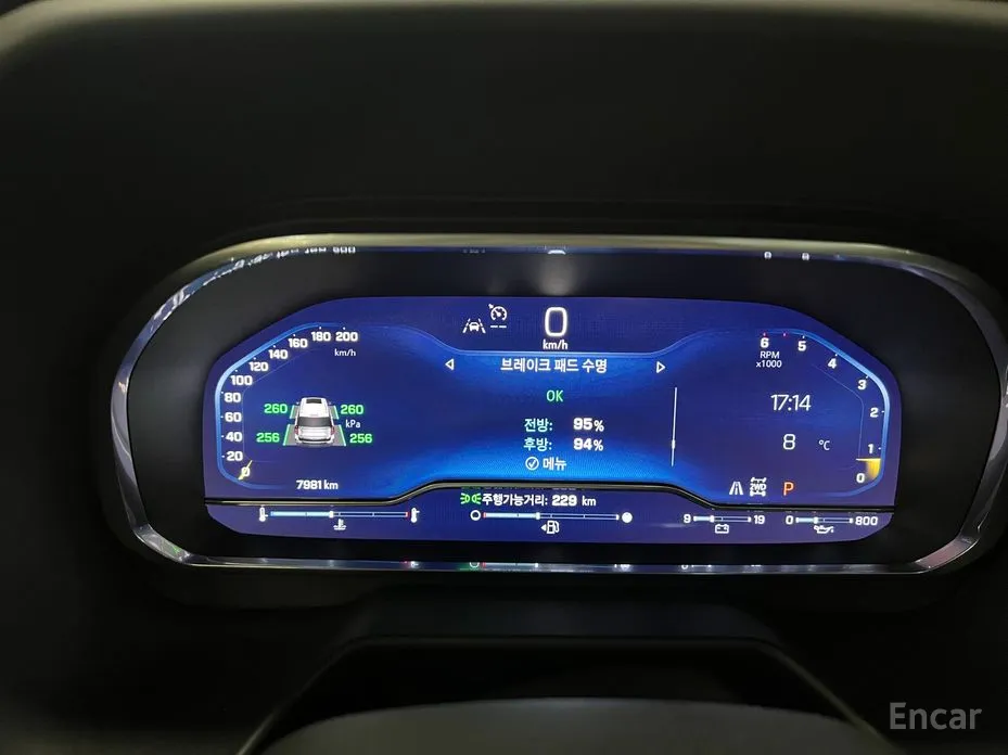 Фото 8 - Chevrolet Tahoe