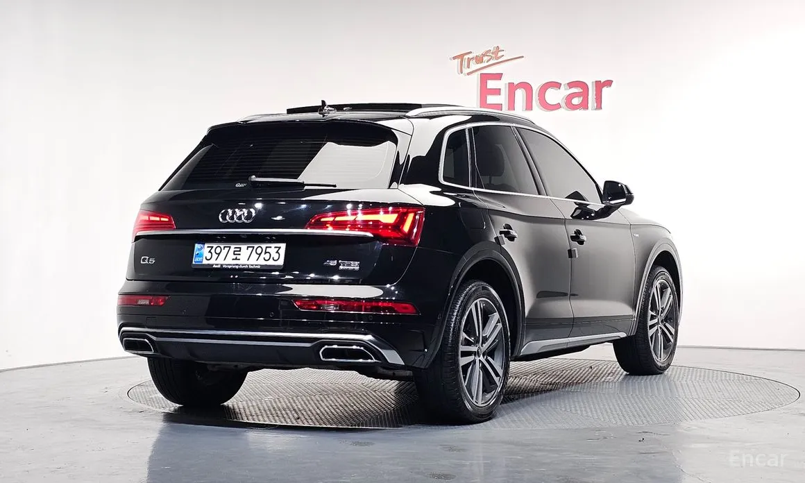 Фото 2 - Audi Q5