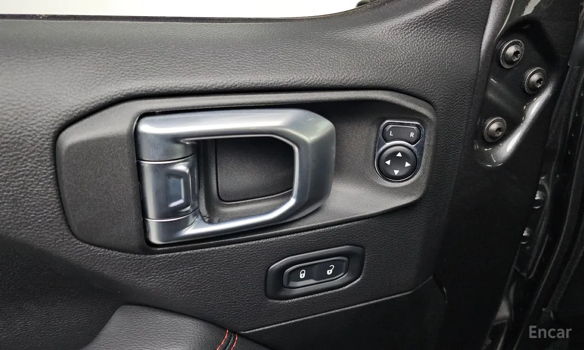 Фото 13 - Jeep Gladiator