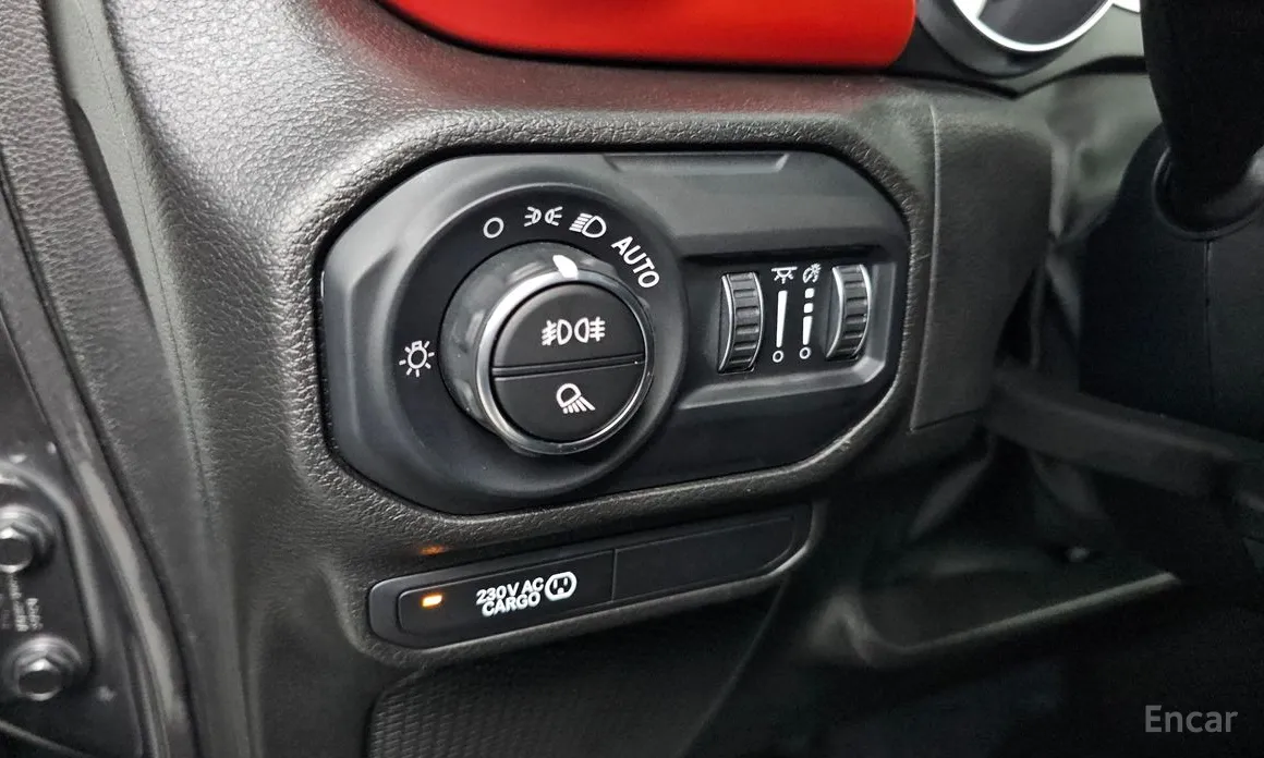 Фото 14 - Jeep Gladiator