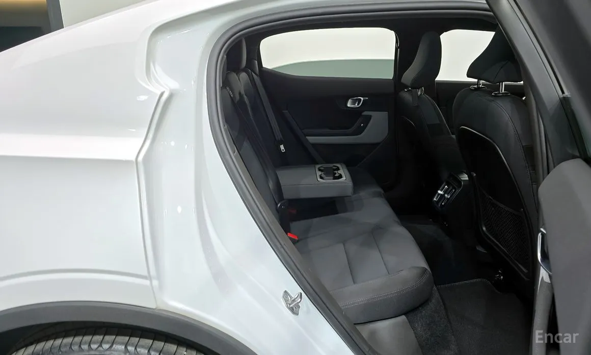 Фото 12 - Polestar 2