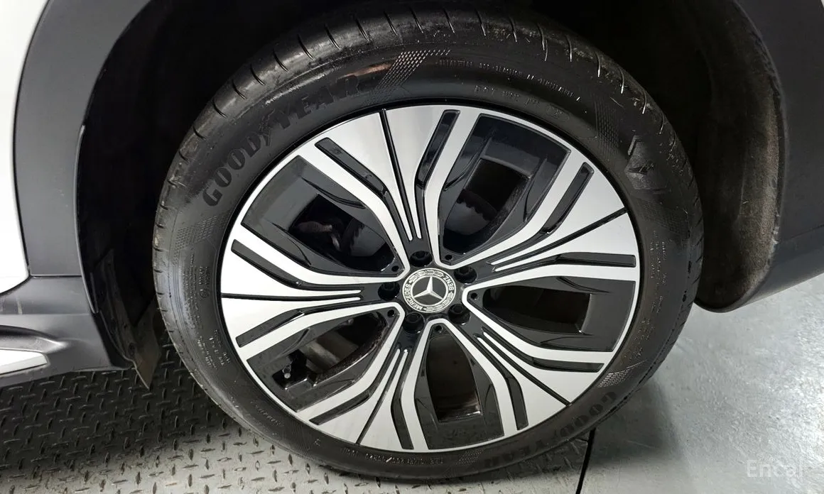 Фото 5 - Mercedes-Benz EQE