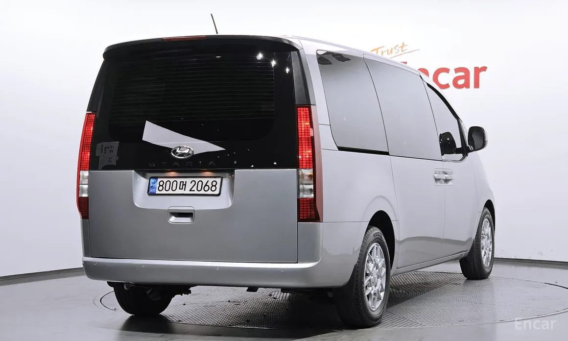 Фото 2 - Hyundai Staria