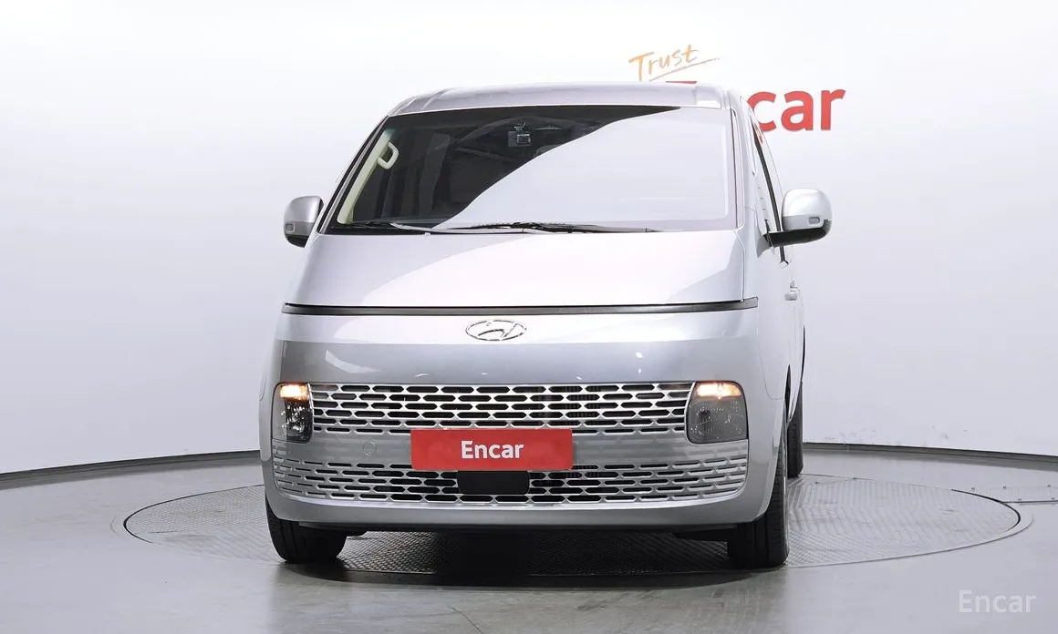 Фото 3 - Hyundai Staria