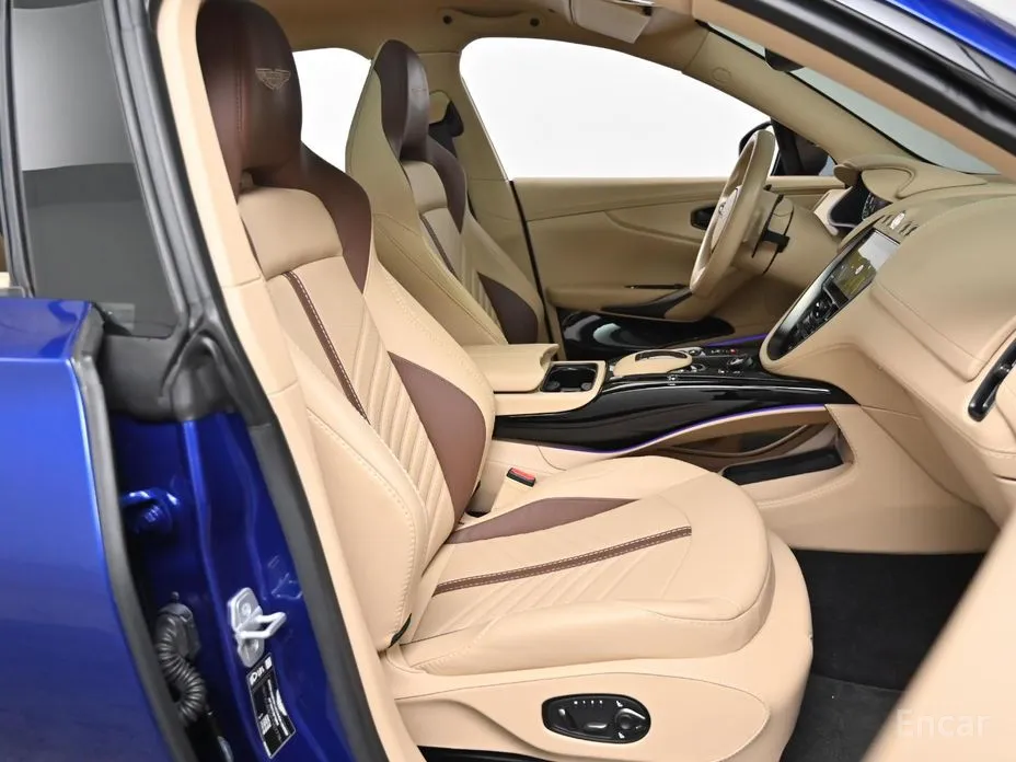 Фото 10 - Aston Martin DBX