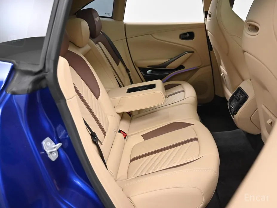 Фото 12 - Aston Martin DBX