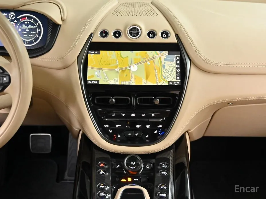 Фото 14 - Aston Martin DBX