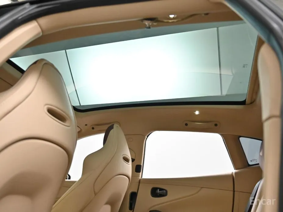 Фото 19 - Aston Martin DBX