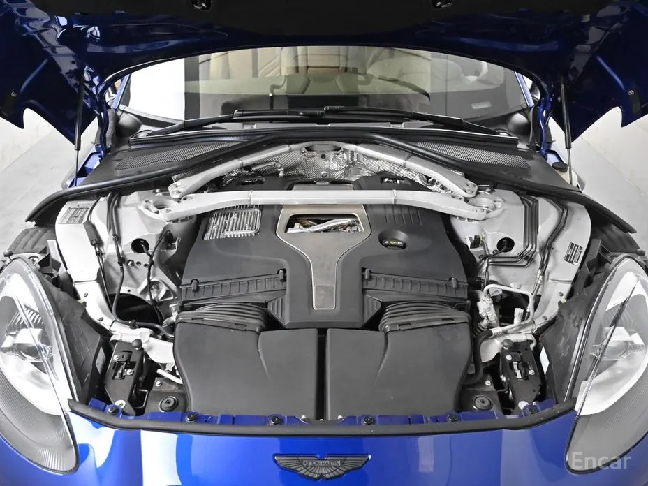 Фото 6 - Aston Martin DBX