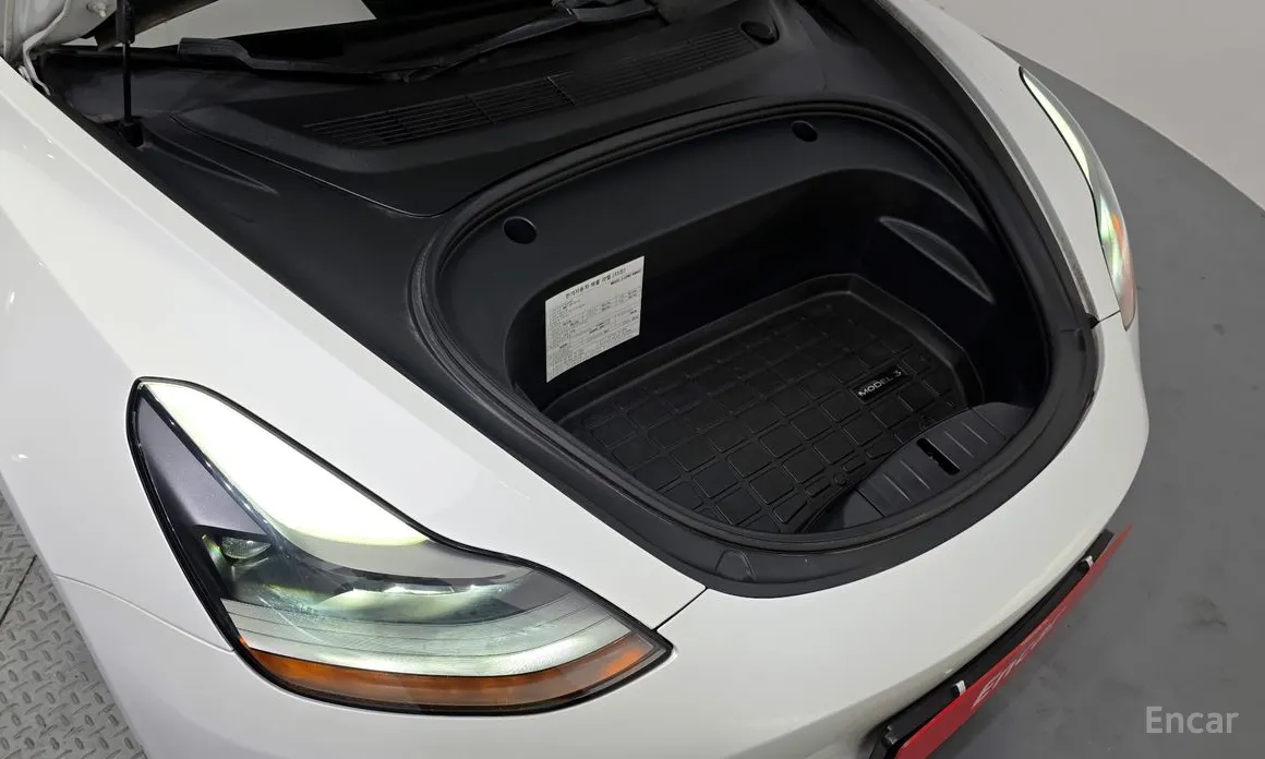 Фото 6 - Tesla Model 3