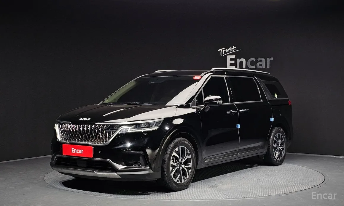 Фото 1 - Kia Carnival