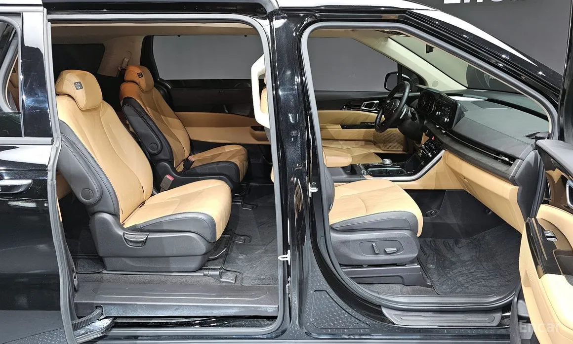 Фото 11 - Kia Carnival