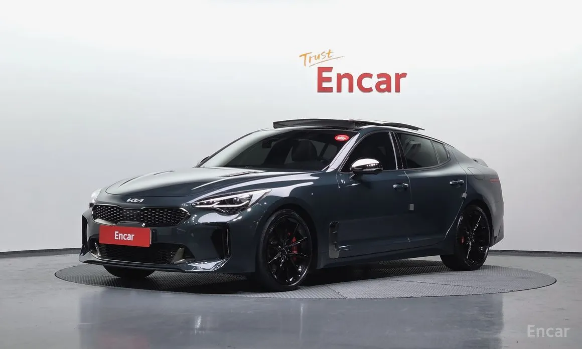 Photo 1 - Kia Stinger