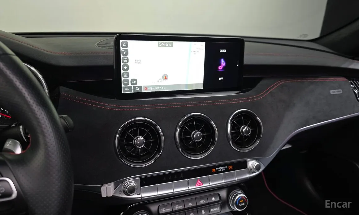 Photo 14 - Kia Stinger