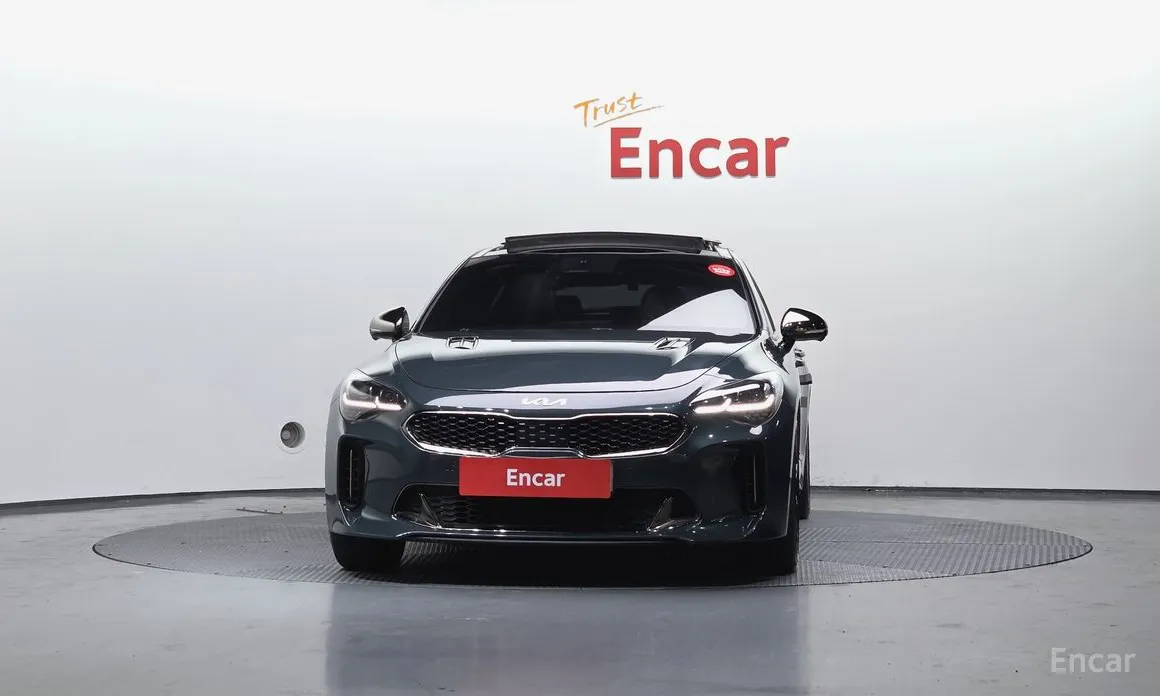 Photo 3 - Kia Stinger