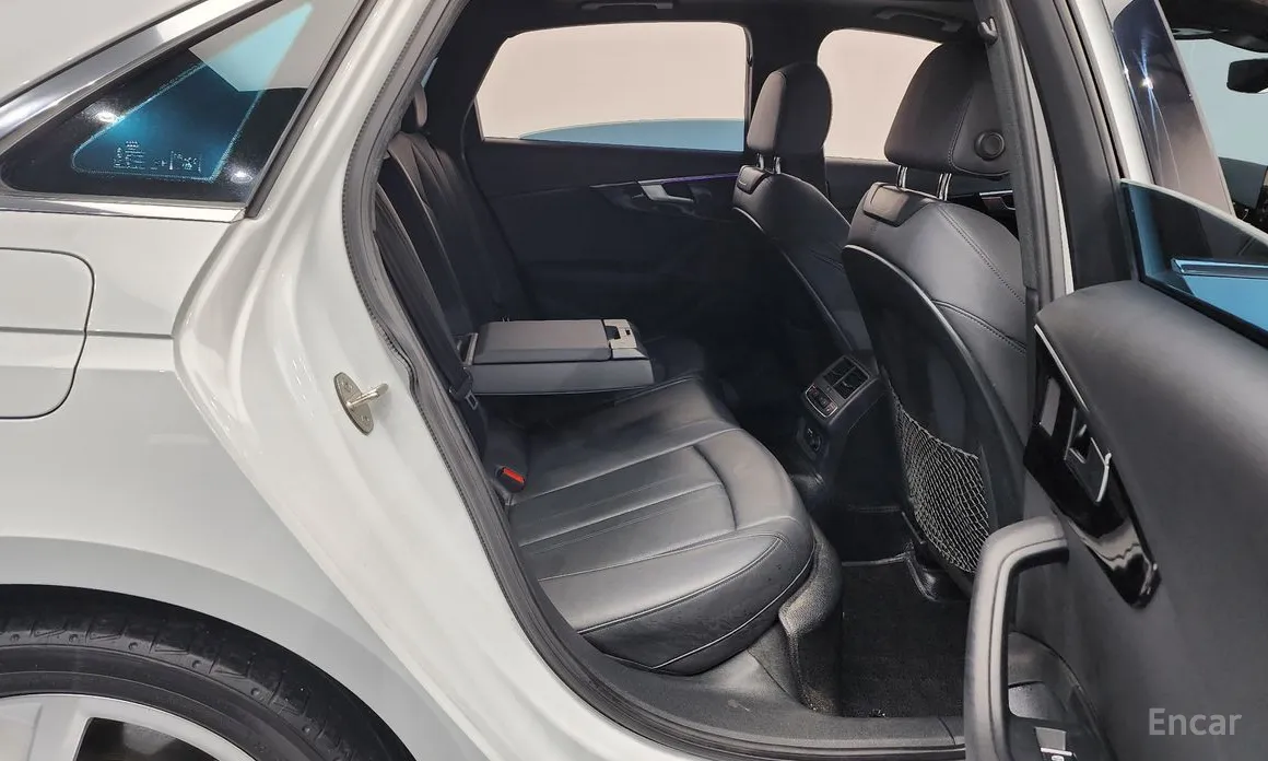 Фото 12 - Audi A4