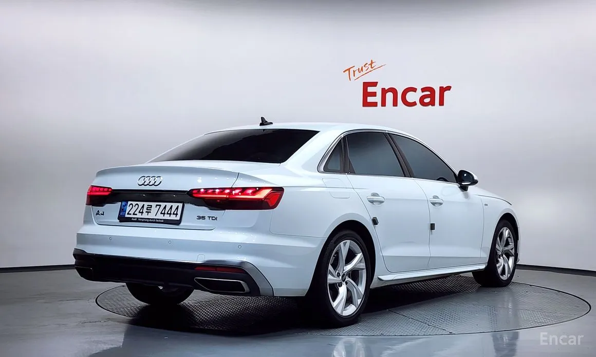 Фото 2 - Audi A4