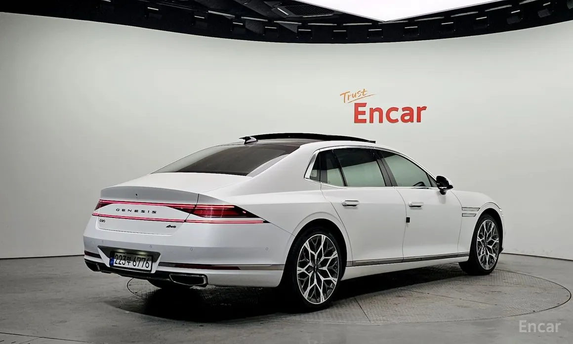 Фото 2 - Genesis G90