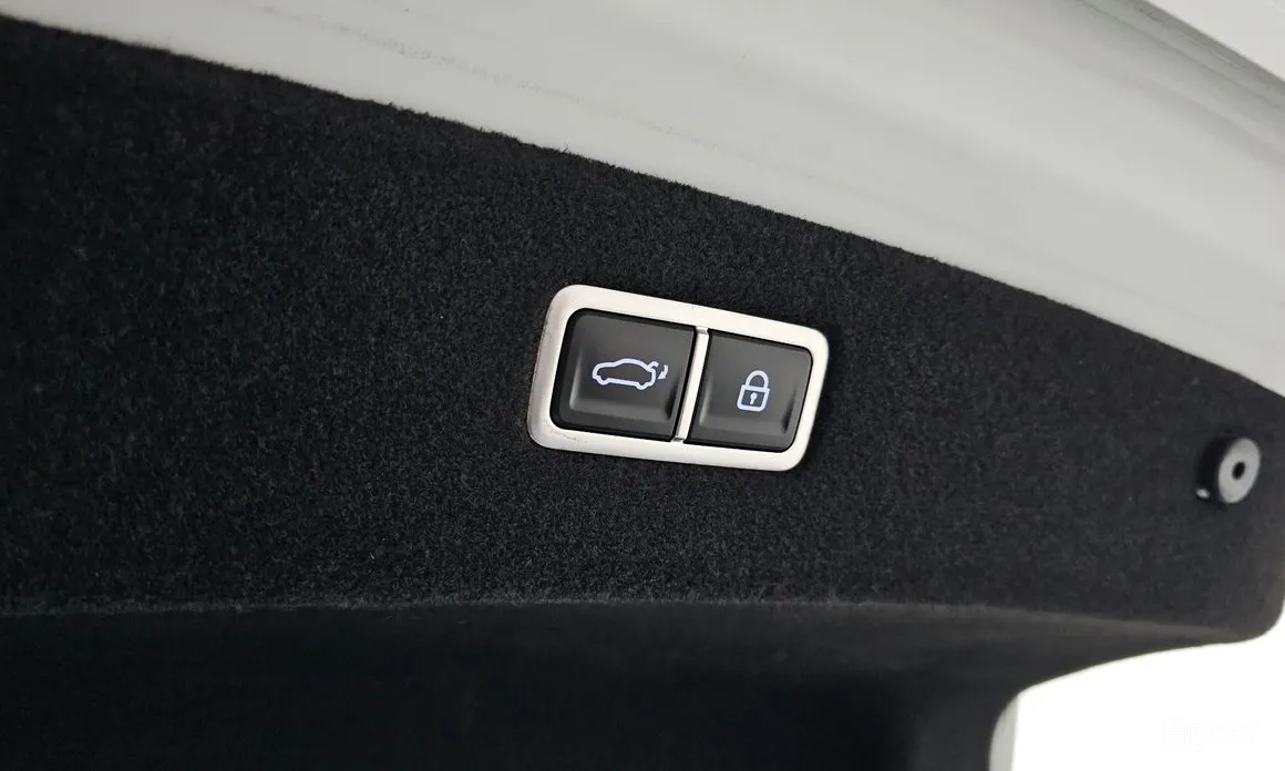 Фото 20 - Genesis G90