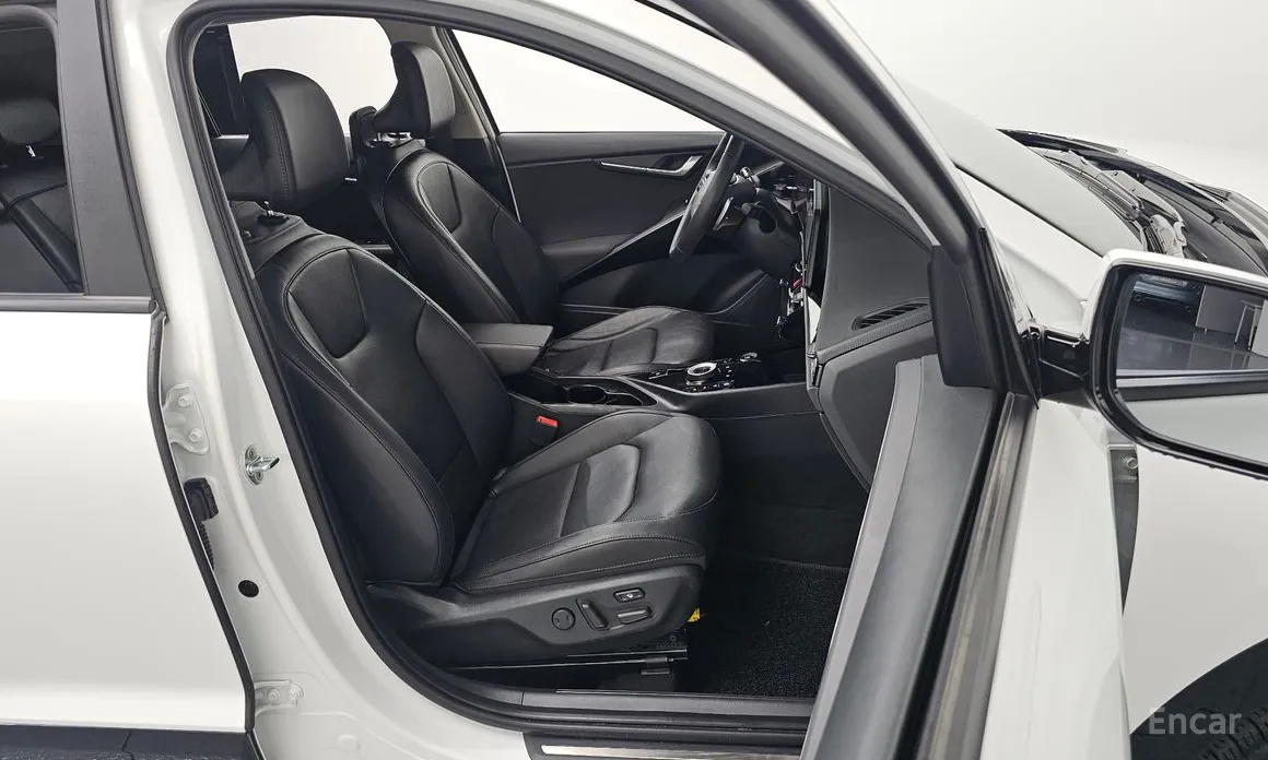 Фото 12 - Kia Niro