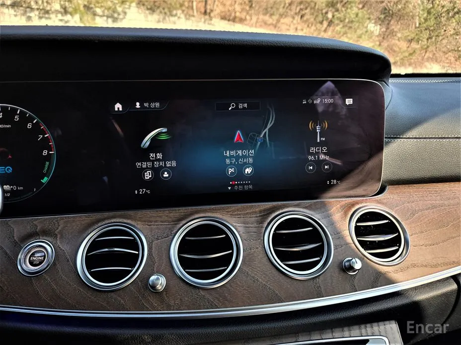 Фото 11 - Mercedes-Benz E-Class