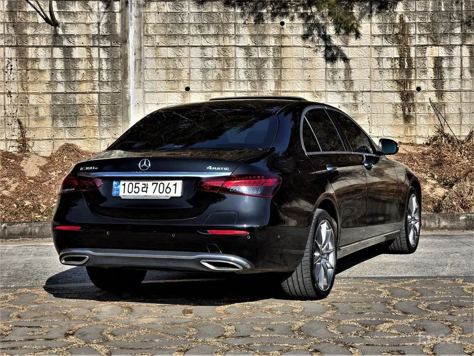 Фото 2 - Mercedes-Benz E-Class