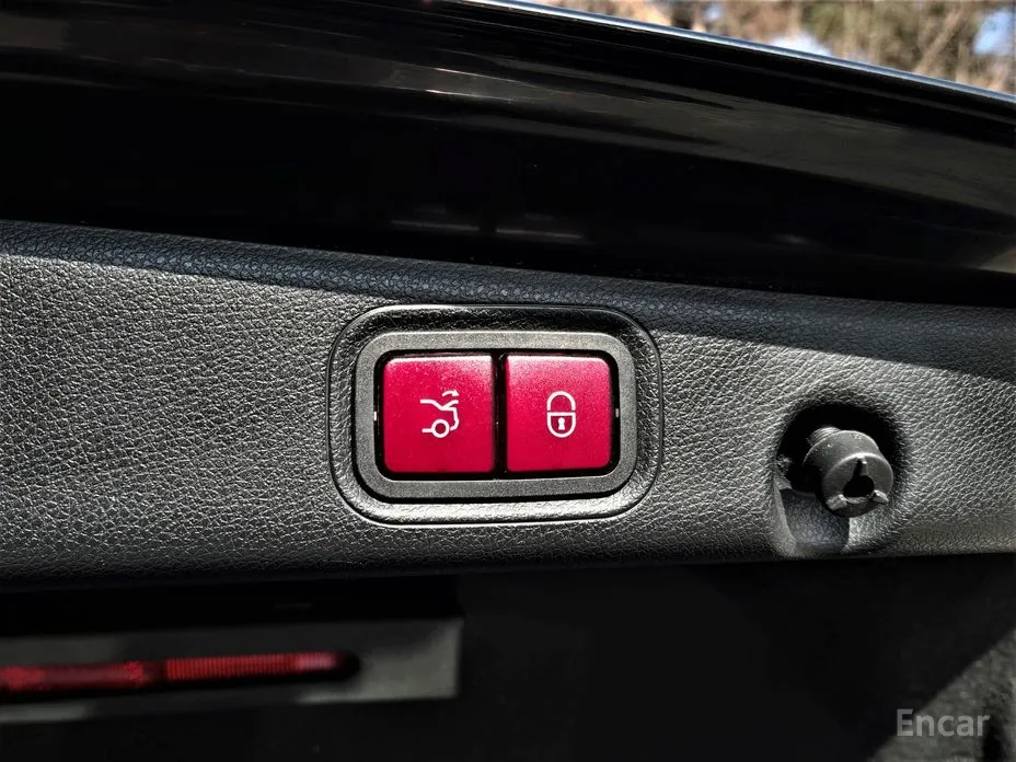 Фото 20 - Mercedes-Benz E-Class