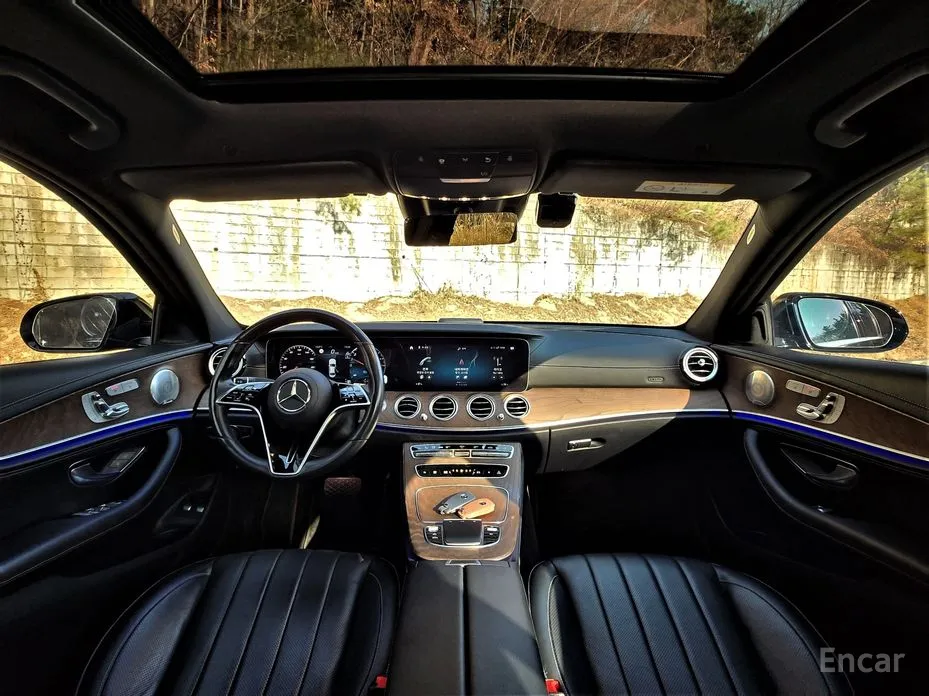 Фото 7 - Mercedes-Benz E-Class