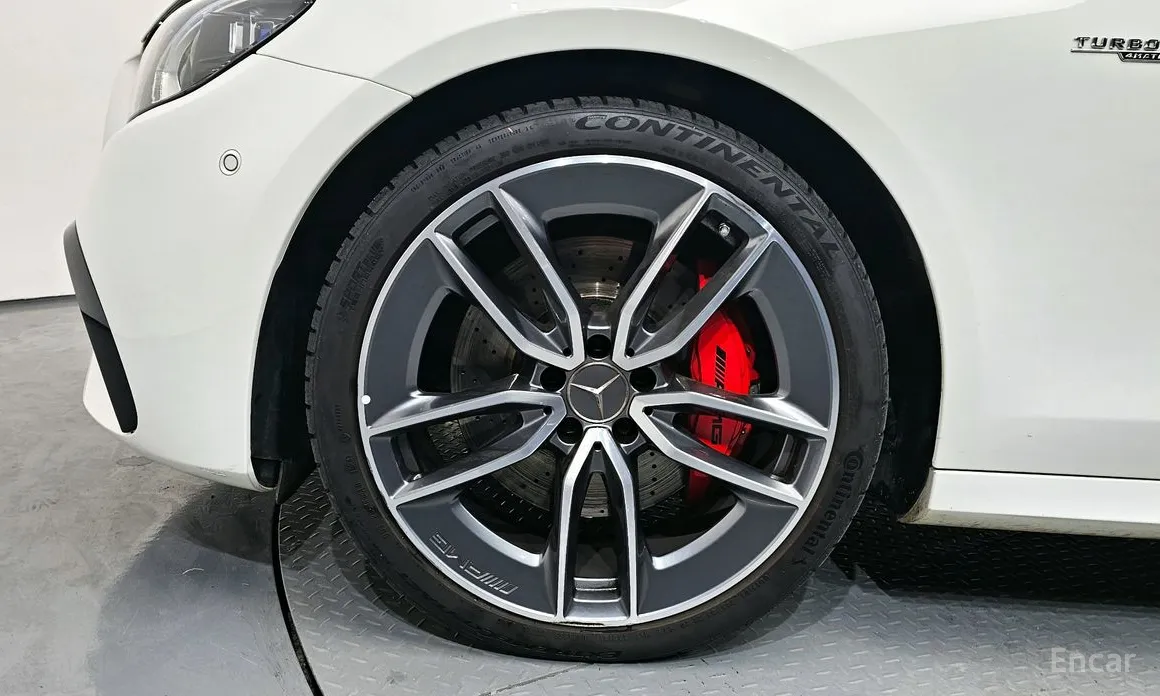 Фото 5 - Mercedes-Benz E-Class