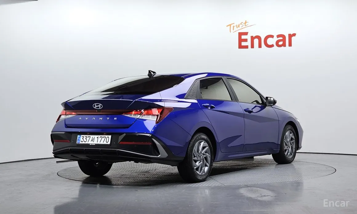 Фото 2 - Hyundai Avante