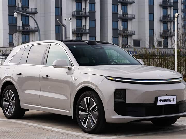 Photo 2 - LiXiang L6