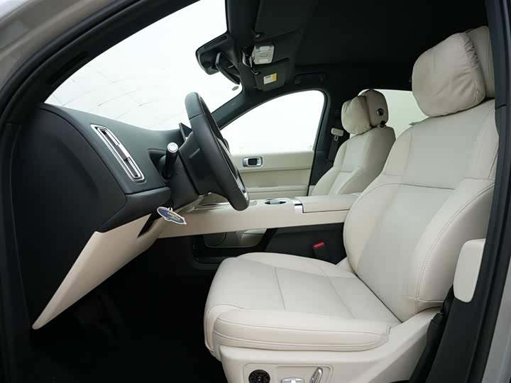 Photo 6 - LiXiang L6