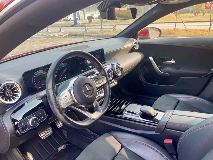 Фото 3 - Mercedes-Benz CLA-Class