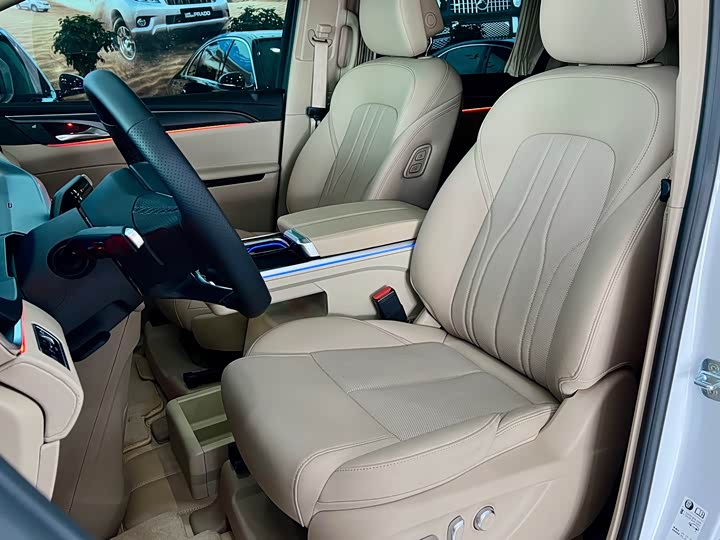 Фото 6 - Buick GL8 Hybrid