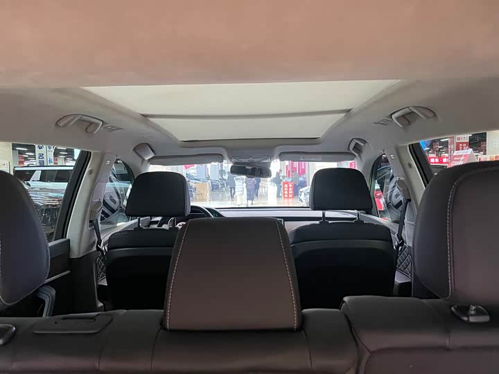 Фото 9 - Hongqi HS7