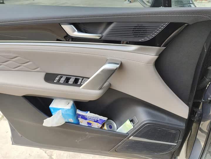 Фото 7 - BYD Tang Hybrid/EV