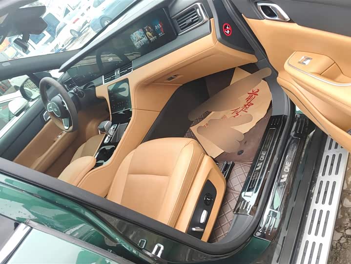 Фото 8 - LiXiang One